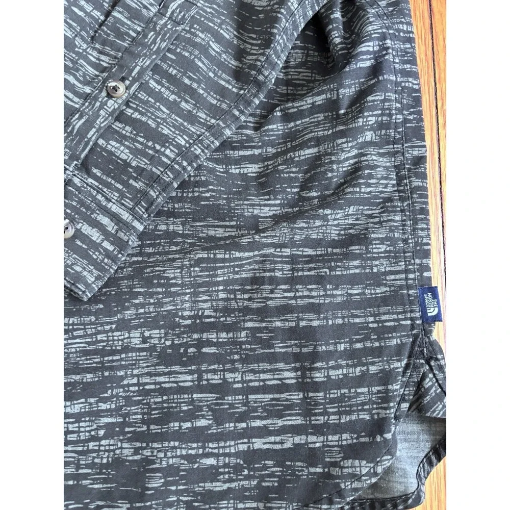 North Face Men's XXL Button Up Hiking‎ Outdoor Long Sleeve Shirt